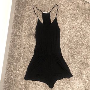 Size M spaghetti string razor back romper WITH POCKETS!